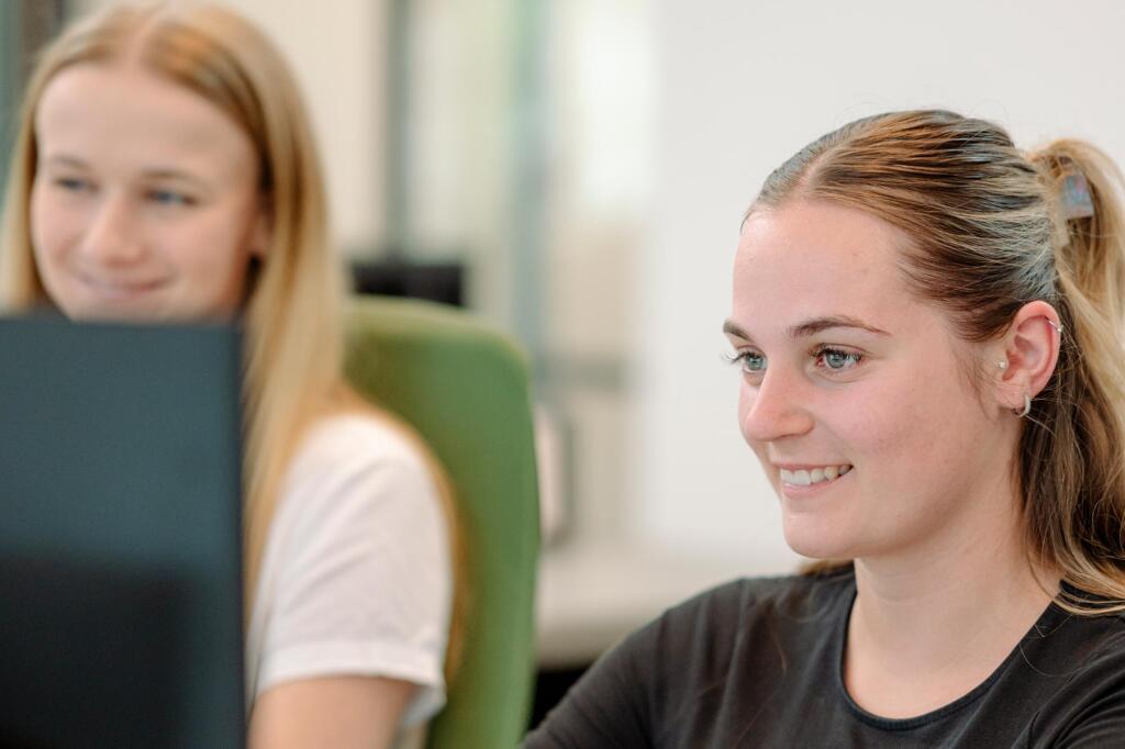 Stellenanzeige – Auszubildende (m/w/d) zur Industriekauffrau